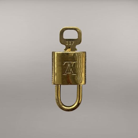 Louis Vuitton Accessories - LOUIS VUITTON Lock & Key 337 Brass Working Condition
